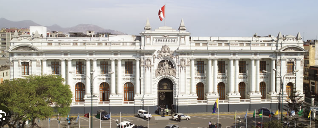 Congreso aprueba retorno a bicameralidad y reelección en Perú
